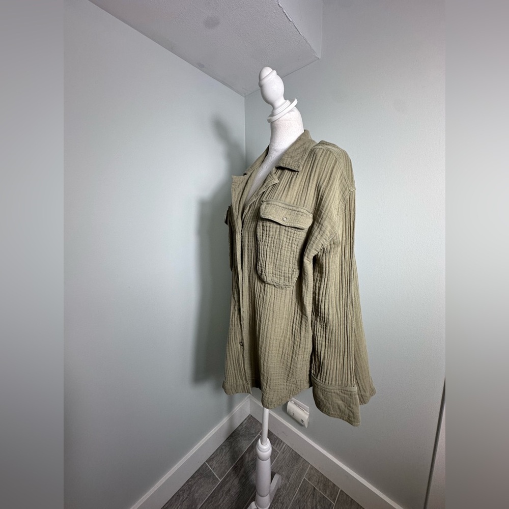We The Free Izzy Cargo Double Cloth Buttondown in Sage Green Size Small - Picture 6 of 15